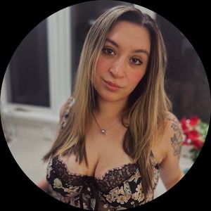 Meet your Posher, Adilia